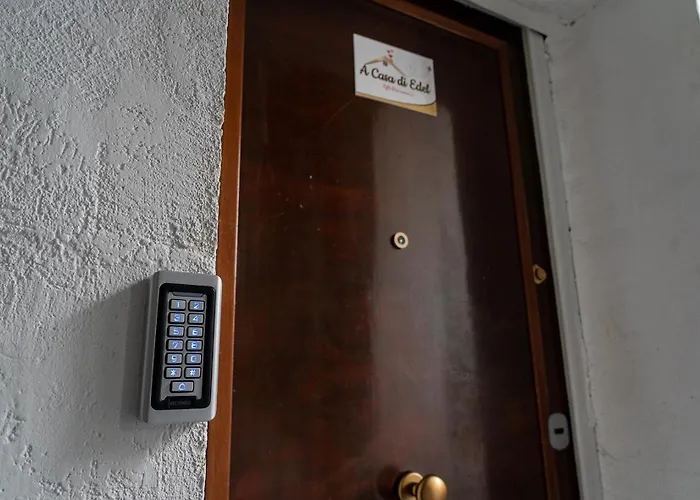 A Casa Di Edel 4* Naples